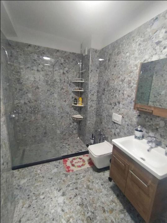 #1 Modern 1Br With Balcony In Up-And-Coming Hip Area Appartement Tirana Buitenkant foto